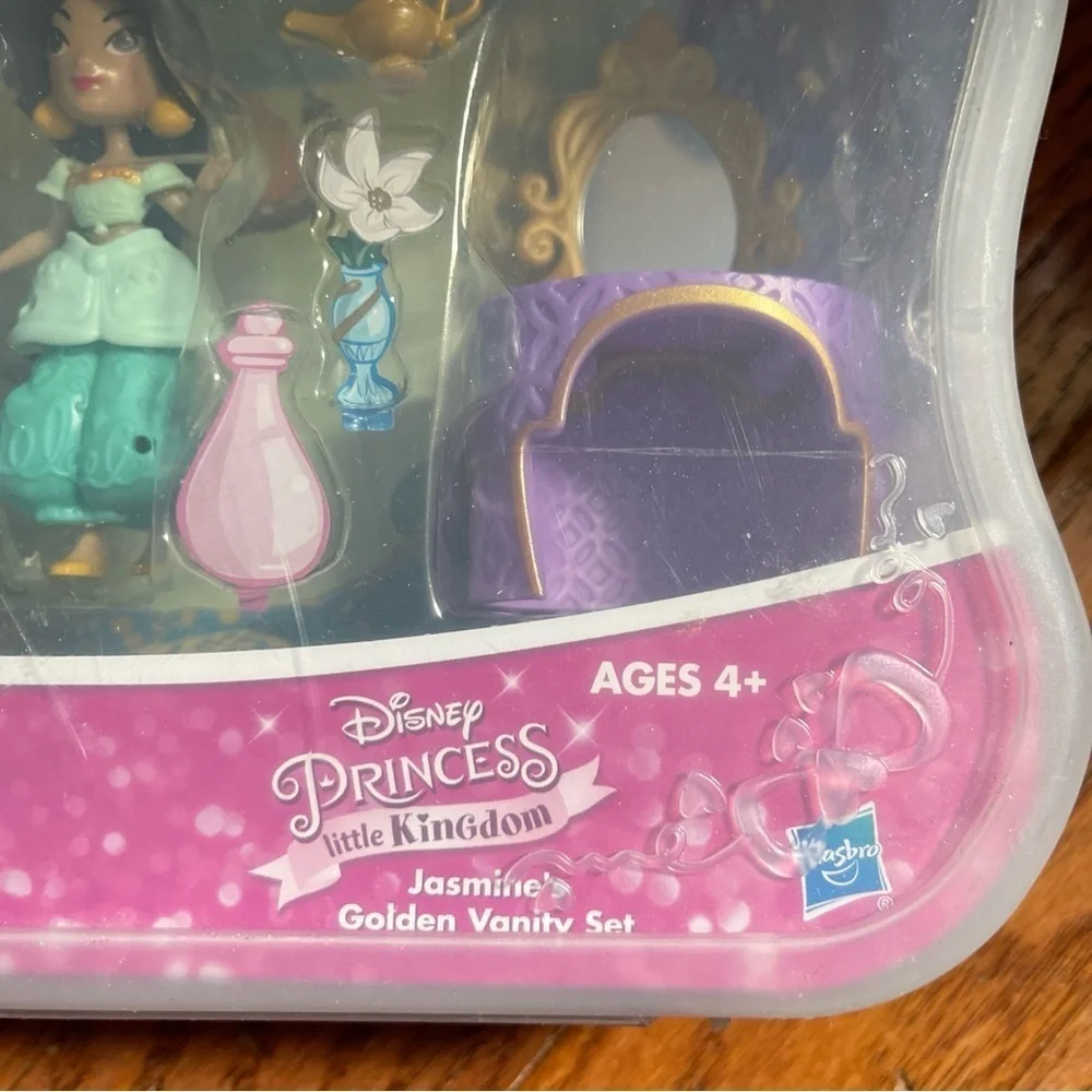 Disney Princess Little Kingdom Jasmine’s Golden Vanity Set